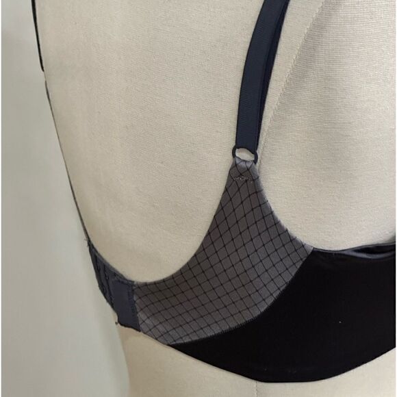 Victoria’s Secret Women’s Push-up Bra in Size 34DD in Gray Color - Picture 6 of 8